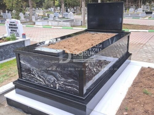 Komple Granit Doğal Desenli Mezar